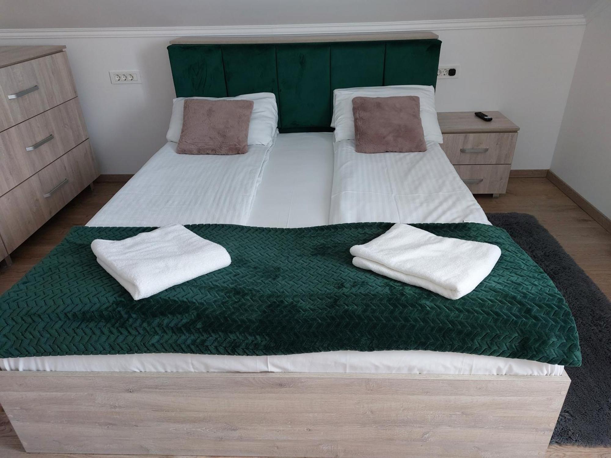 Casa Abiiani Hotel Oradea Ngoại thất bức ảnh
