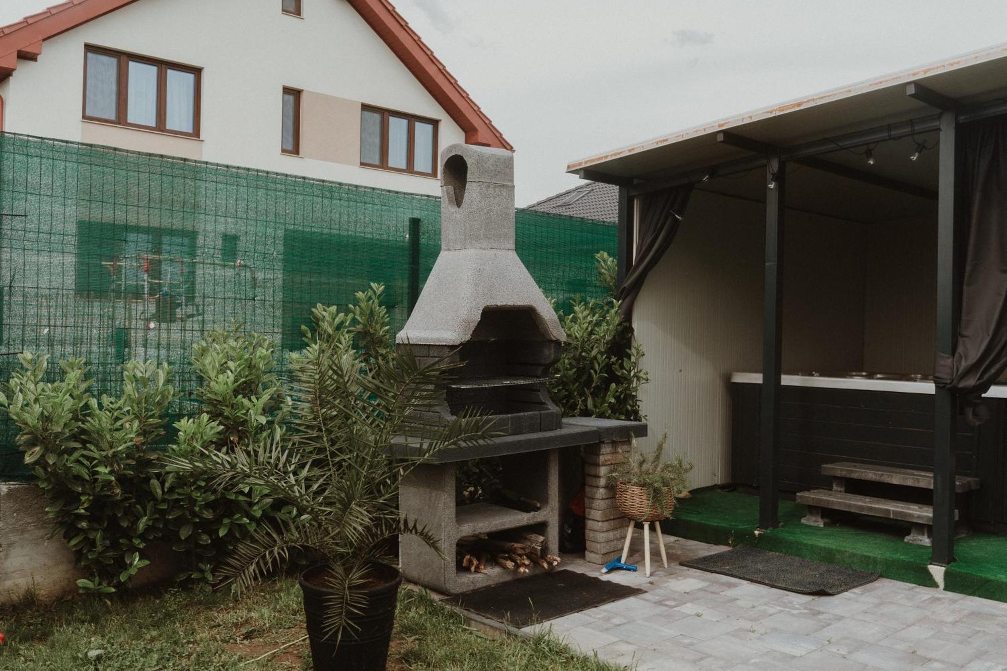 Casa Abiiani Hotel Oradea Ngoại thất bức ảnh