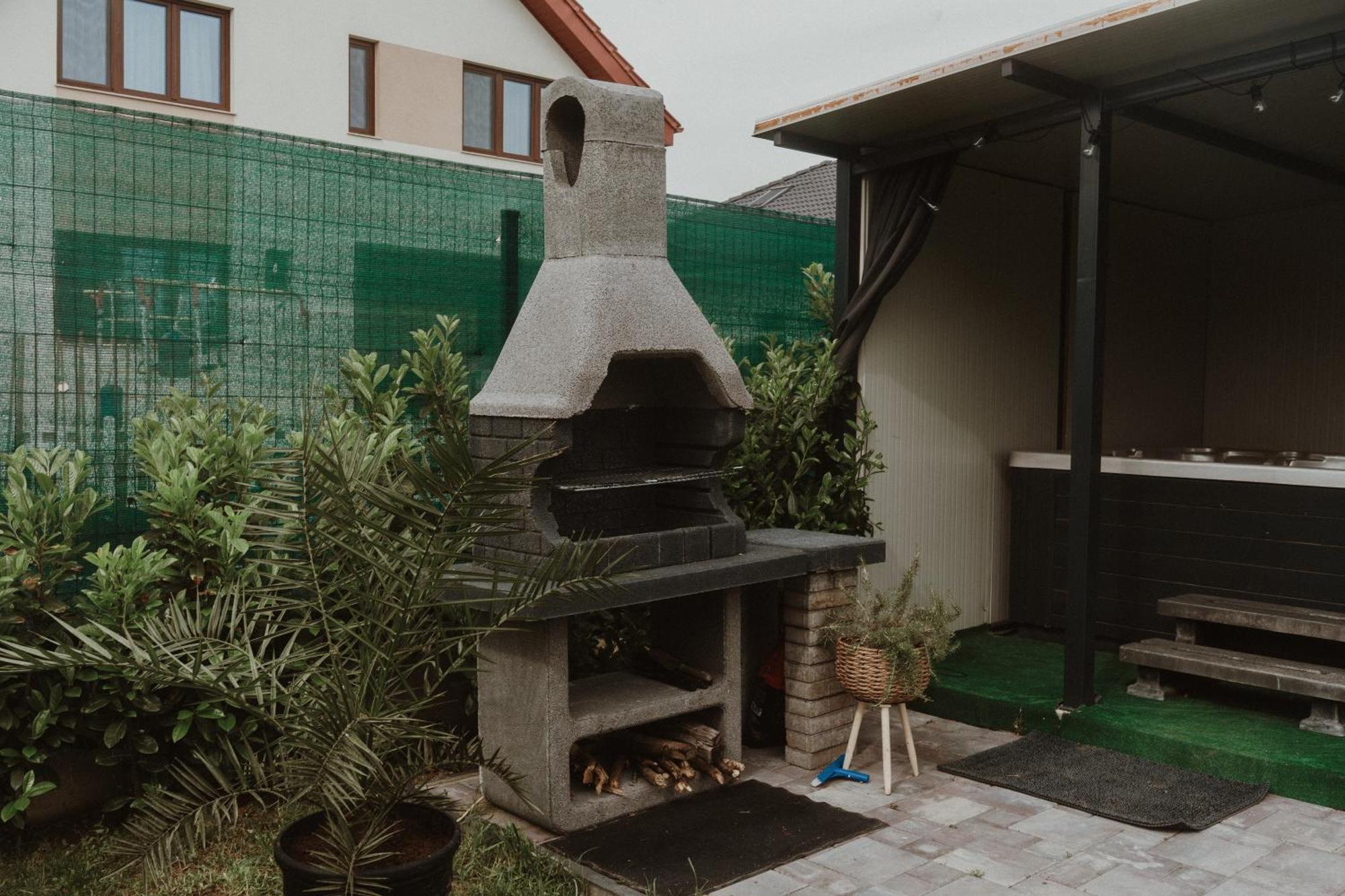 Casa Abiiani Hotel Oradea Ngoại thất bức ảnh