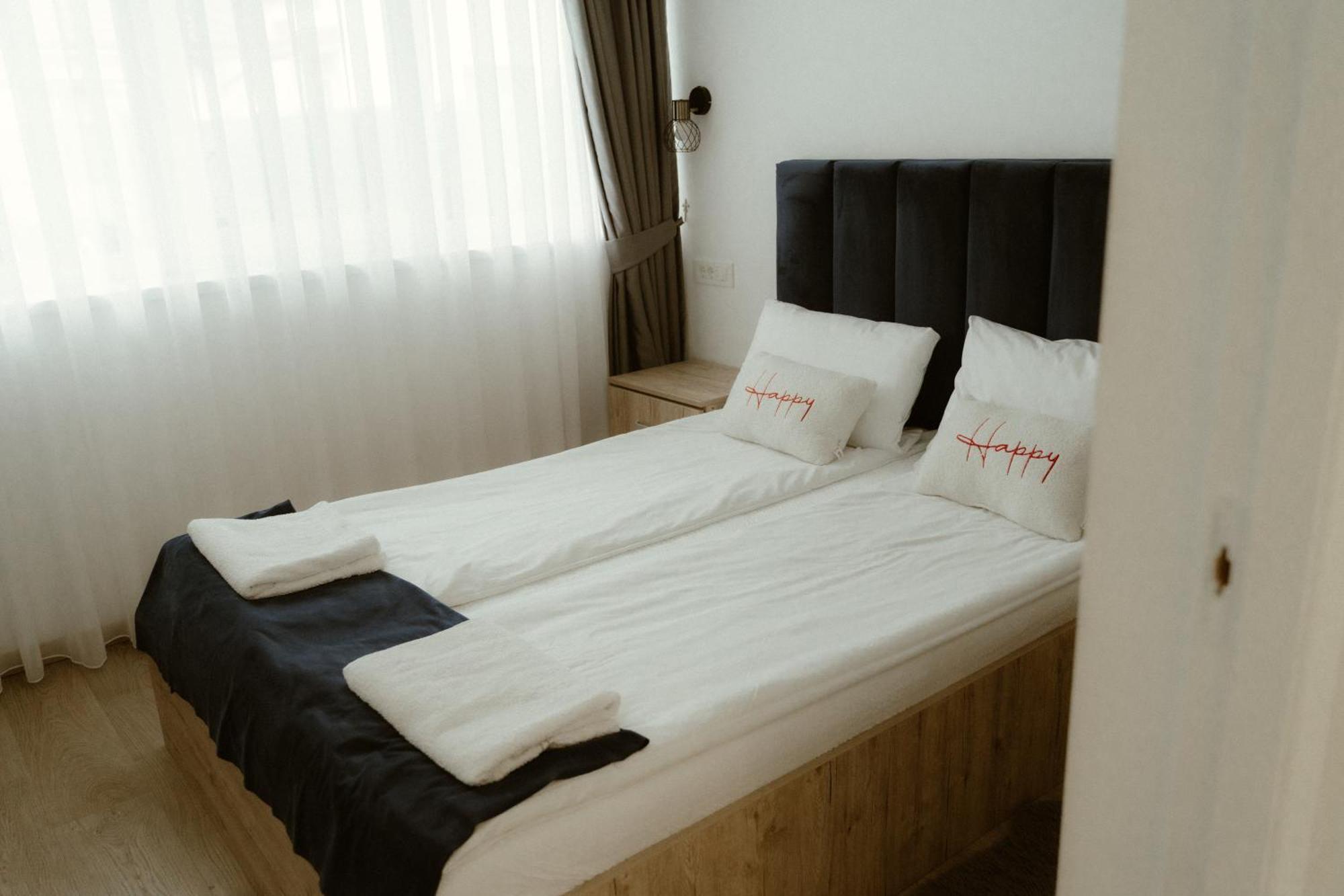Casa Abiiani Hotel Oradea Ngoại thất bức ảnh