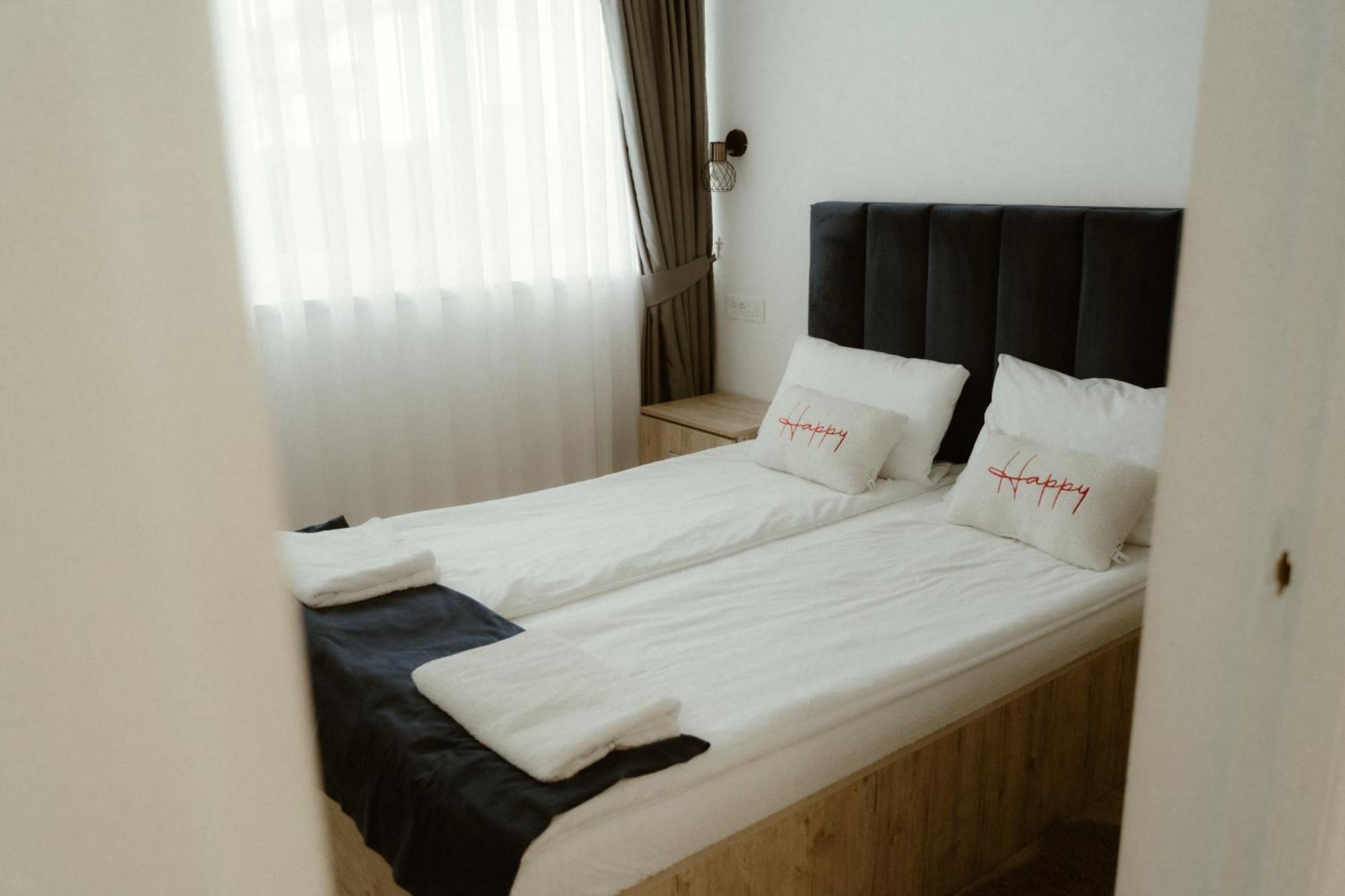 Casa Abiiani Hotel Oradea Ngoại thất bức ảnh